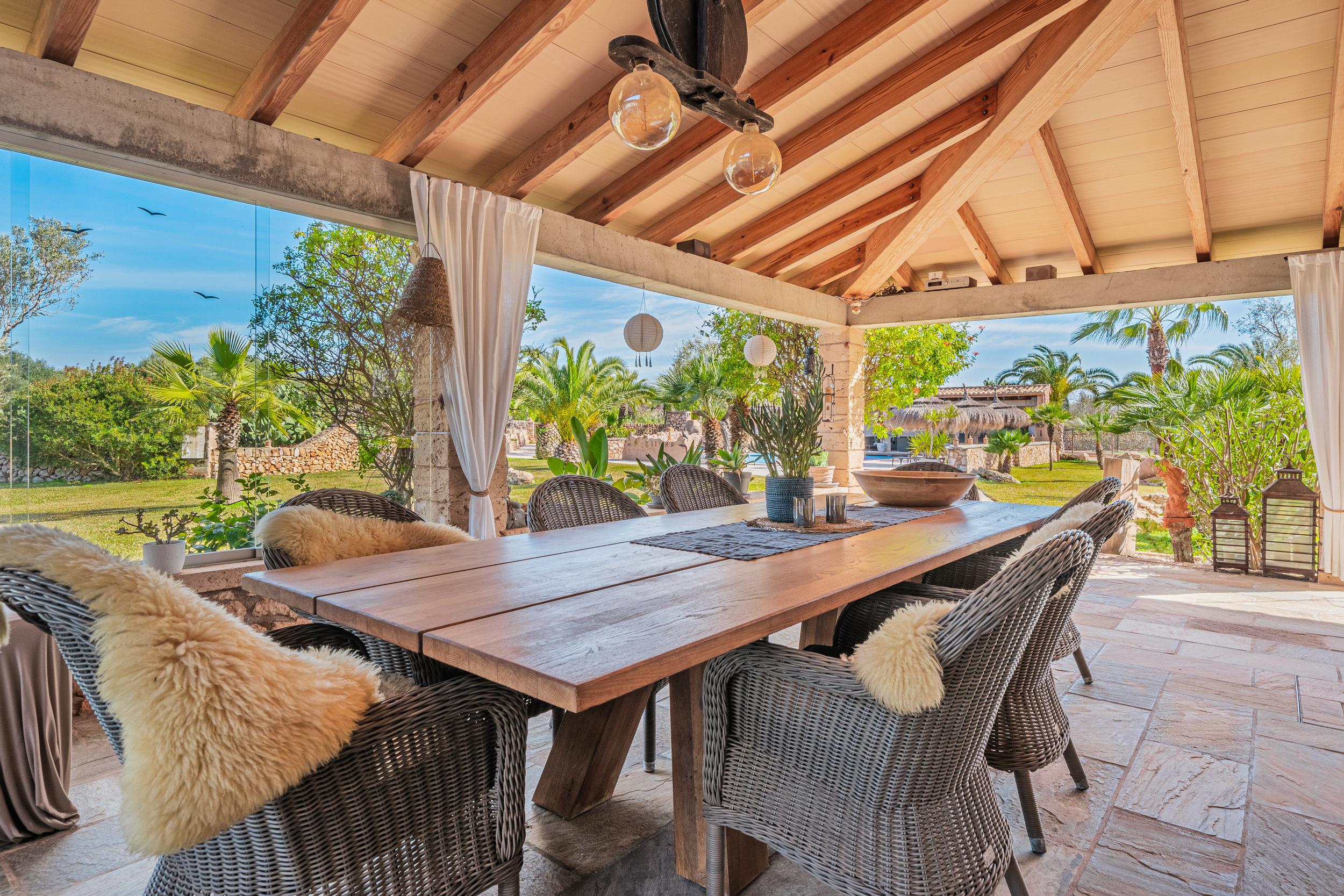 Exclusive natural stone finca near Santanyí with holiday license – Mediterranean luxury on 1.6 hectares of land
