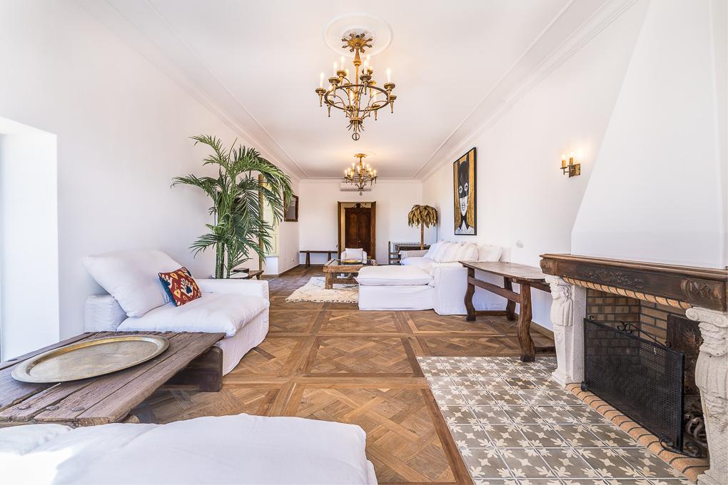 Extraordinary Modernized Estate in Santa Maria