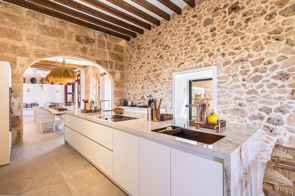 Extraordinary Modernized Estate in Santa Maria