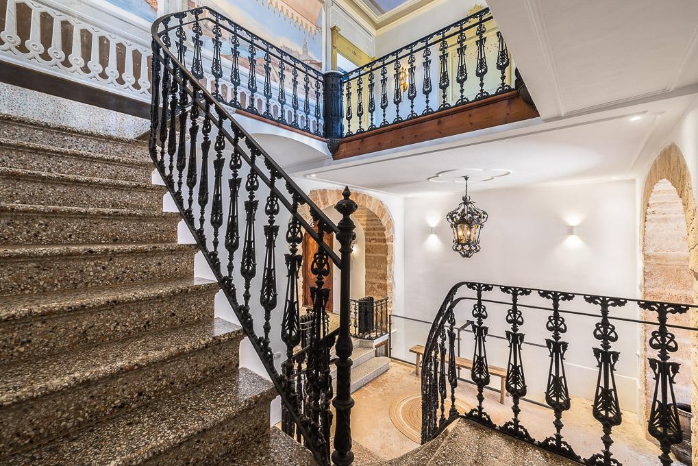 Extraordinary Modernized Estate in Santa Maria