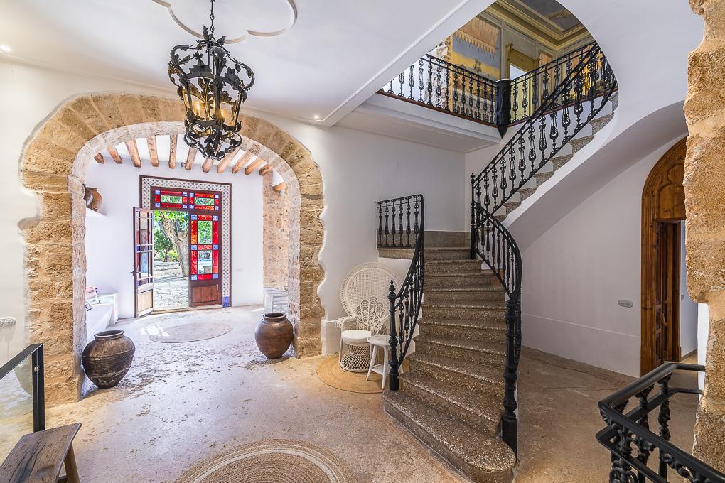 Extraordinary Modernized Estate in Santa Maria
